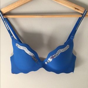 Victoria’s Secret Very Sexy Push Up Bra Size 32 B